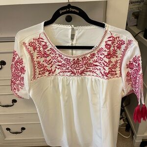 Embroidered White and Pink Women's Short Sleeve Top XL